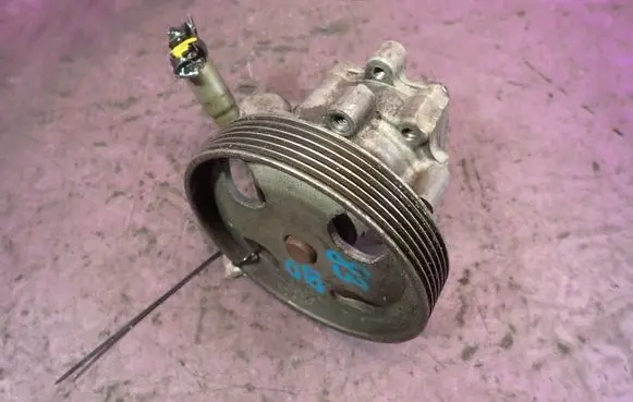 Ford Fiesta Power steering pump 2S6C3A696DC