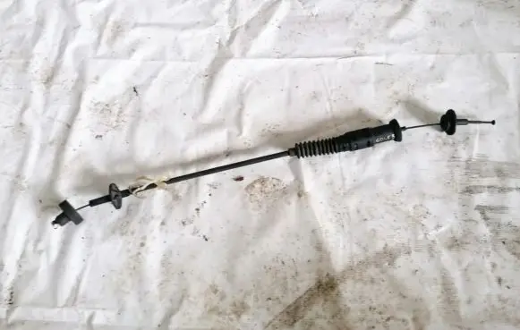 Volkswagen Golf III Clutch cable 1h1721335a