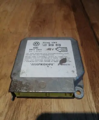 Volkswagen Golf IV Airbag control unit/module 1J0909609
