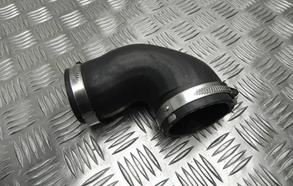 Skoda Fabia Mk2 (5J) Air intake hose/pipe 6R0145838A VD10637