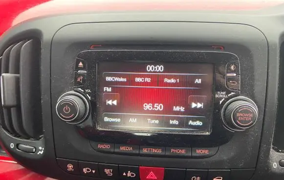 Fiat 500L Radio/CD/DVD/GPS head unit 814950 330VP2ECE 374659099