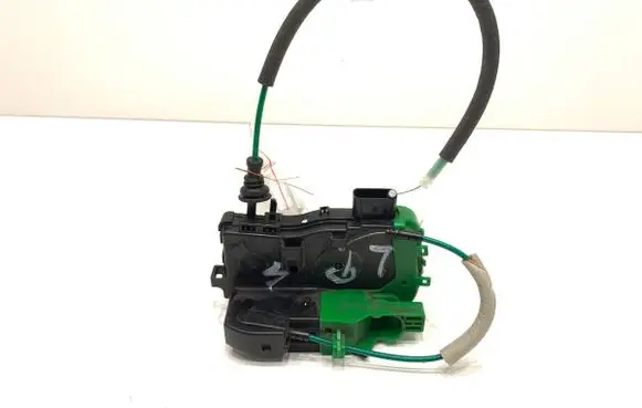 Hyundai i40 Front door lock 81310-3Z000