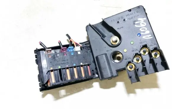 Mercedes-Benz E W211 Fuse box set a2115461341 013948371