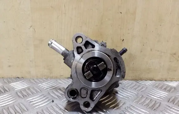 Toyota RAV 4 (XA20) Vacuum pump 2930027020 0810002740