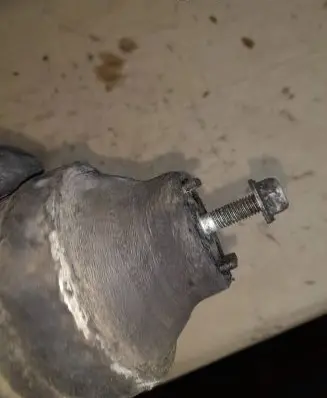 Volkswagen PASSAT B5 Engine mount bracket