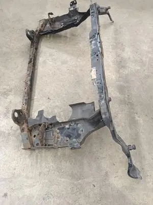 Nissan Qashqai+2 Radiator support slam panel