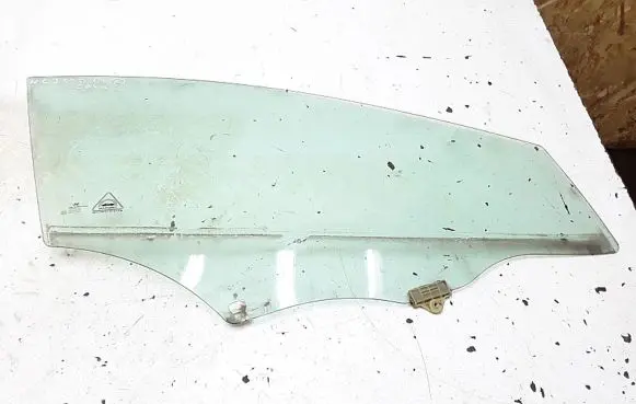 Hyundai i30 Front door window glass four-door E243R001167