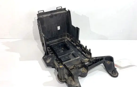 Volkswagen PASSAT CC Battery bracket 1K0915333H