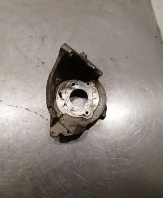 Citroen Berlingo Engine mounting bracket 96389217
