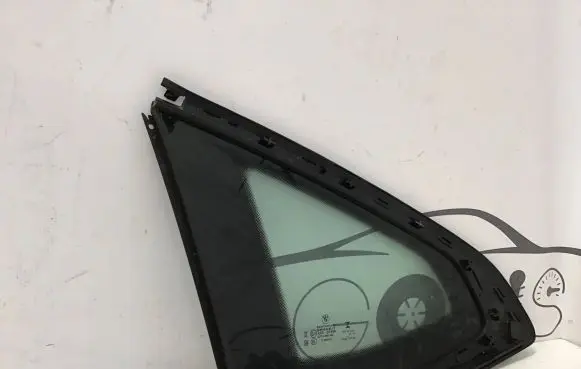 BMW 4 G22 G23 G24 G26 Rear side window 7482993 7482995