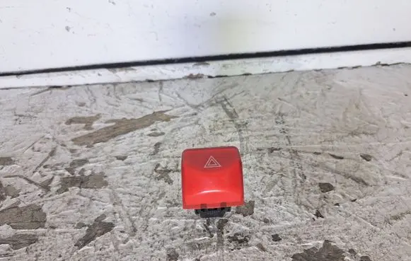 Nissan Micra Hazard light switch 06019