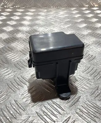 Suzuki SX4 S-Cross Fuse box cover PK21049
