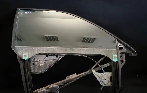 Audi A3 S3 8L Front door window/glass frame 8L3837754