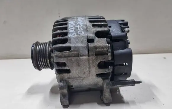 Skoda Octavia Mk2 (1Z) Generator/alternator 06F903023C