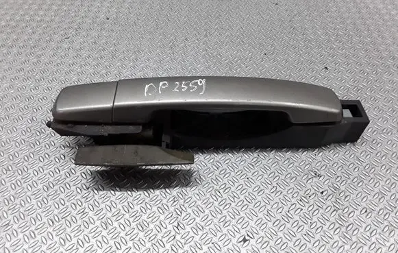 Nissan Maxima A34 Front door exterior handle