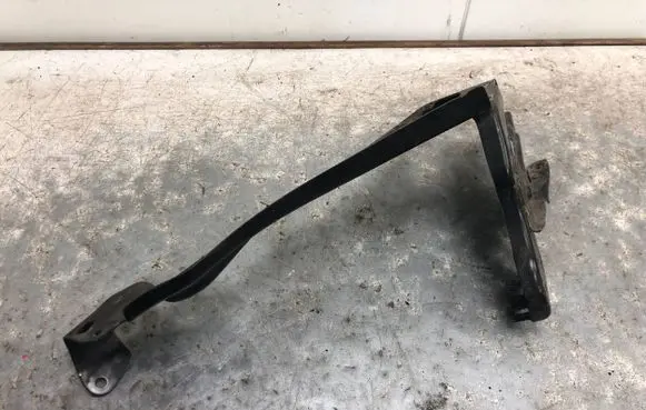 Mercedes-Benz C W204 Headlight/headlamp mounting bracket 204626044