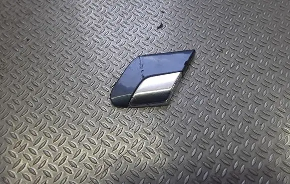 Rear fender molding trim