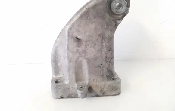 Mercedes-Benz E C207 W207 Engine mounting bracket A6422231004