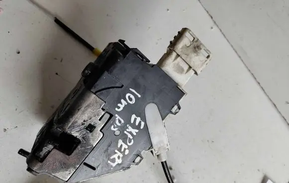 Citroen Berlingo Front door lock 9681334980 40627149