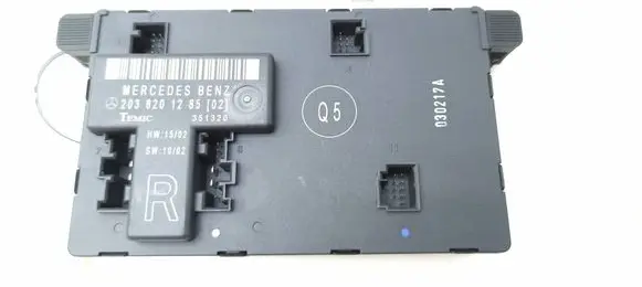 Mercedes-Benz C W203 Door control unit/module 2038201285 202820128502 351320