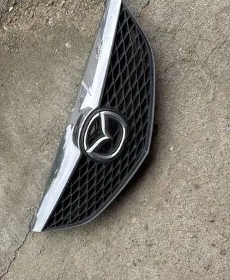 Mazda 6 Front bumper upper radiator grill GJ6A50712