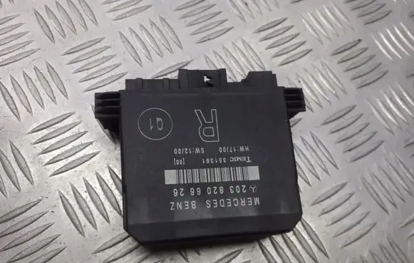 Mercedes-Benz C W203 Door control unit/module 2038206626