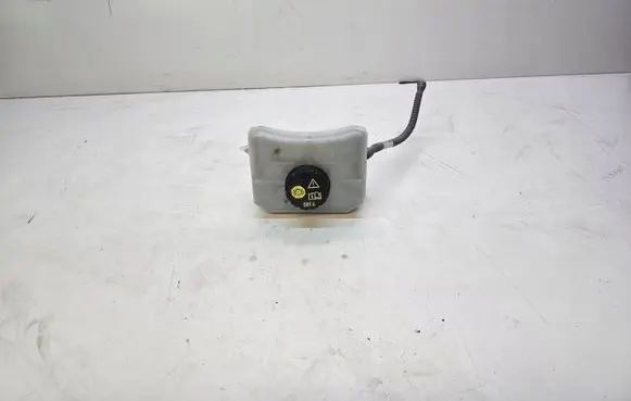 Audi A4 S4 B9 Brake fluid reservoir 8W0611301