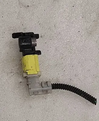 Mitsubishi Outlander Airbag deployment crash/impact sensor 8651A165
