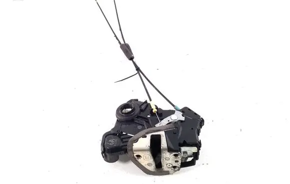 Lexus CT 200H Front door lock 6904042241