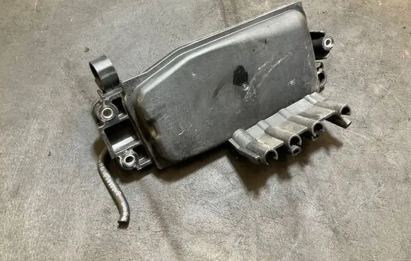 Mercedes-Benz CLS C218 X218 Vacuum air tank A6510700568 A6510700560 446480601