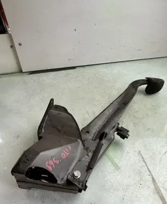 Mercedes-Benz Vito Viano W639 Brake pedal A6392901901 10423003