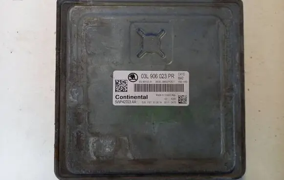 Skoda Octavia Mk2 (1Z) Engine control unit/module 03L906023A 5WP42703AA 03L906023PR