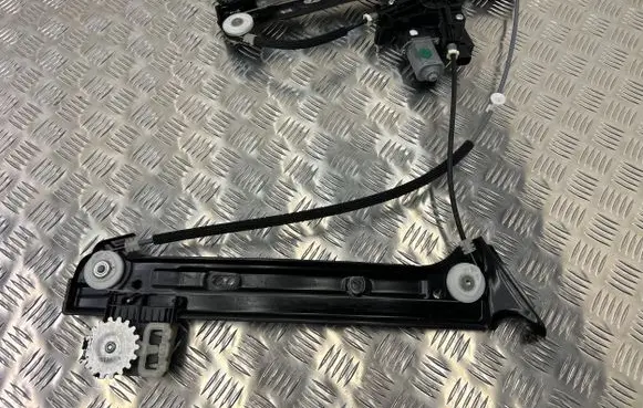 BMW 2 G42 Front door window regulator with motor 9854230 3105X2100833 E01377110