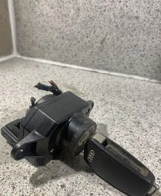 Audi A6 S6 C6 4F Ignition lock 33301301