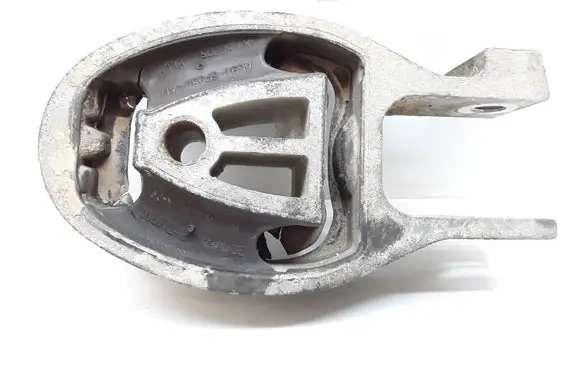 Volvo V70 Engine mount bracket 6G916P082 30680705