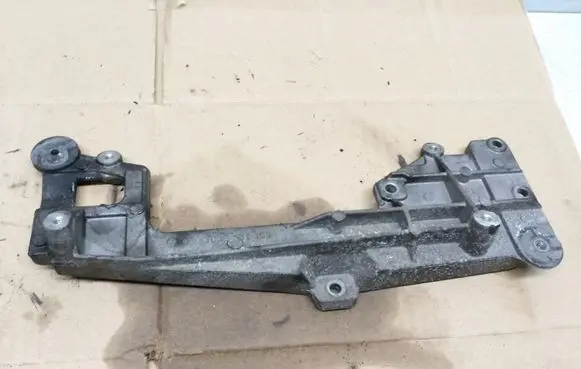 Volkswagen Golf V EGR valve cooler bracket 03G131159