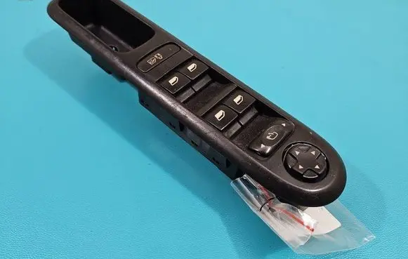 Peugeot 3008 I Electric window control switch 96650621ZD IMPRK1397420