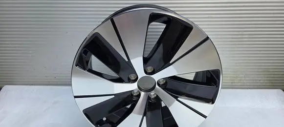 Volvo XC40 R18 alloy rim 32410344
