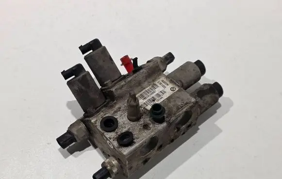 BMW 5 E60 E61 Active stabilizer control/valve assembly 6781488