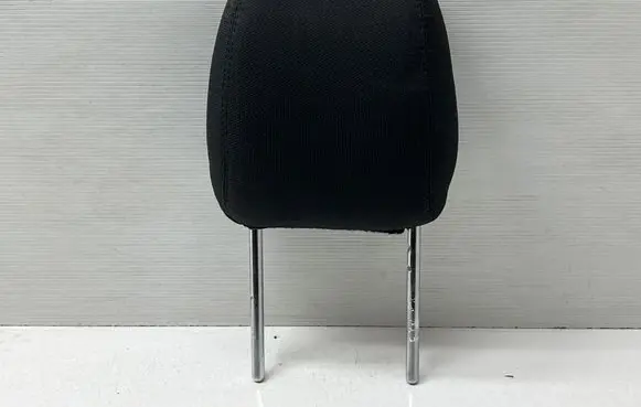 Ford Explorer VI Front seat headrest 