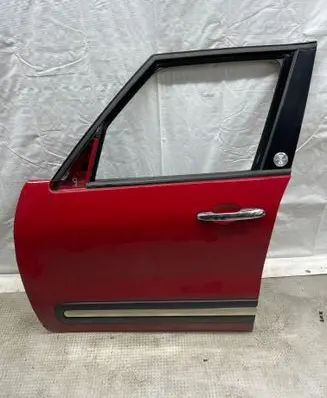 Fiat 500L Front door