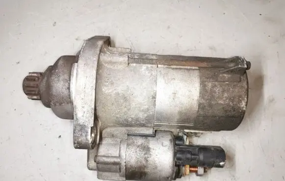 Skoda Octavia Mk2 (1Z) Starter motor 02M911023N D7GS10