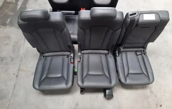 Seat set