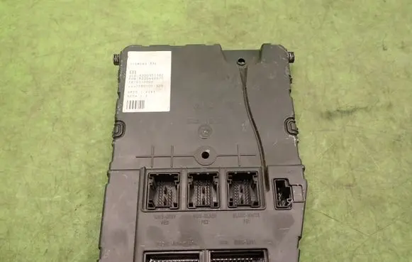 Renault Megane II Central body control module 