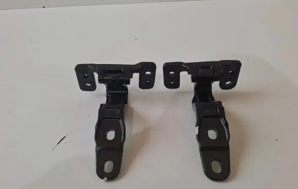 Mercedes-Benz C W206 Tailgate/trunk/boot hinge 2067401300 2067401200