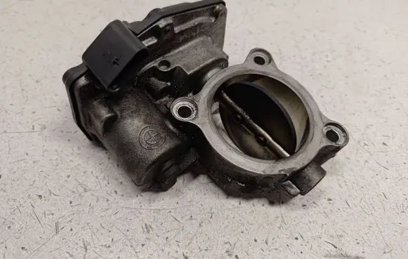 BMW 5 F10 F11 Throttle valve 13547810752