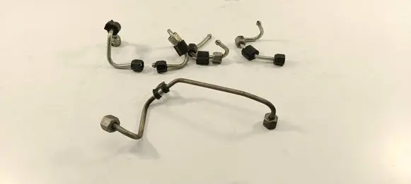 Skoda Octavia Mk3 (5E) Fuel injector supply line/pipe 