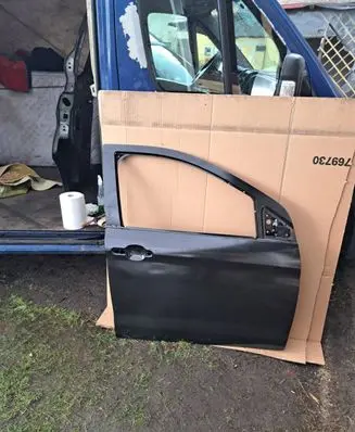Ford Ka Front door 2026478 G1B5-A20124-BH G1B5A20124BH