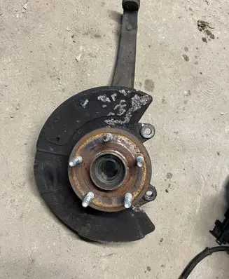 Jeep Grand Cherokee Front wheel hub spindle knuckle