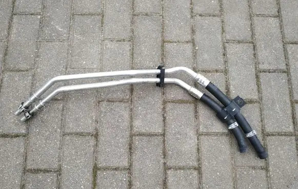 Chrysler Town & Country V Engine coolant pipe/hose